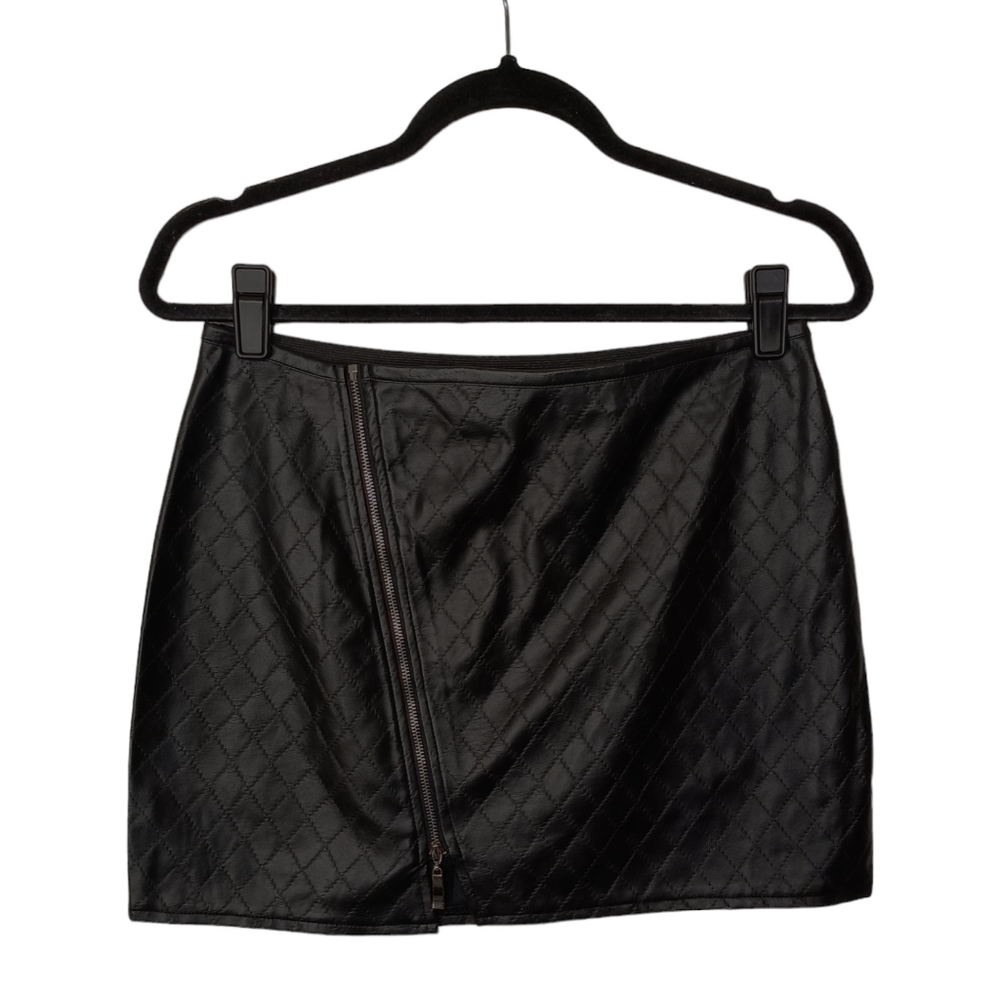 FOREIGN EXCHANGE Faux Leather Zipper Diamond Print Black Mini Skirt Medium NWT